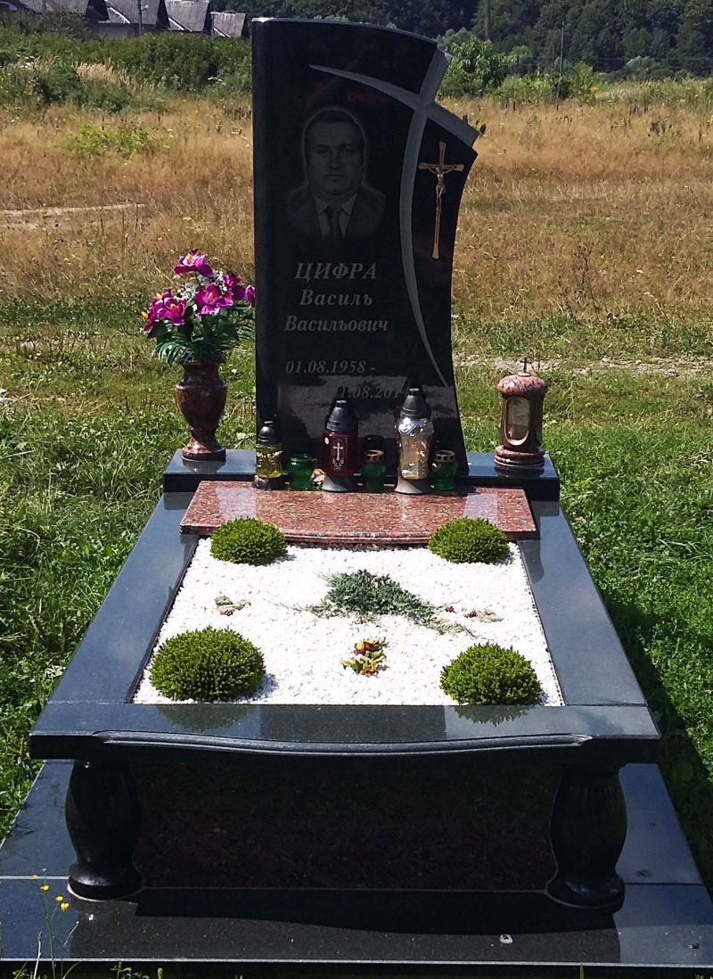 Пам'ятники з граніту Закарпаття Ужгород